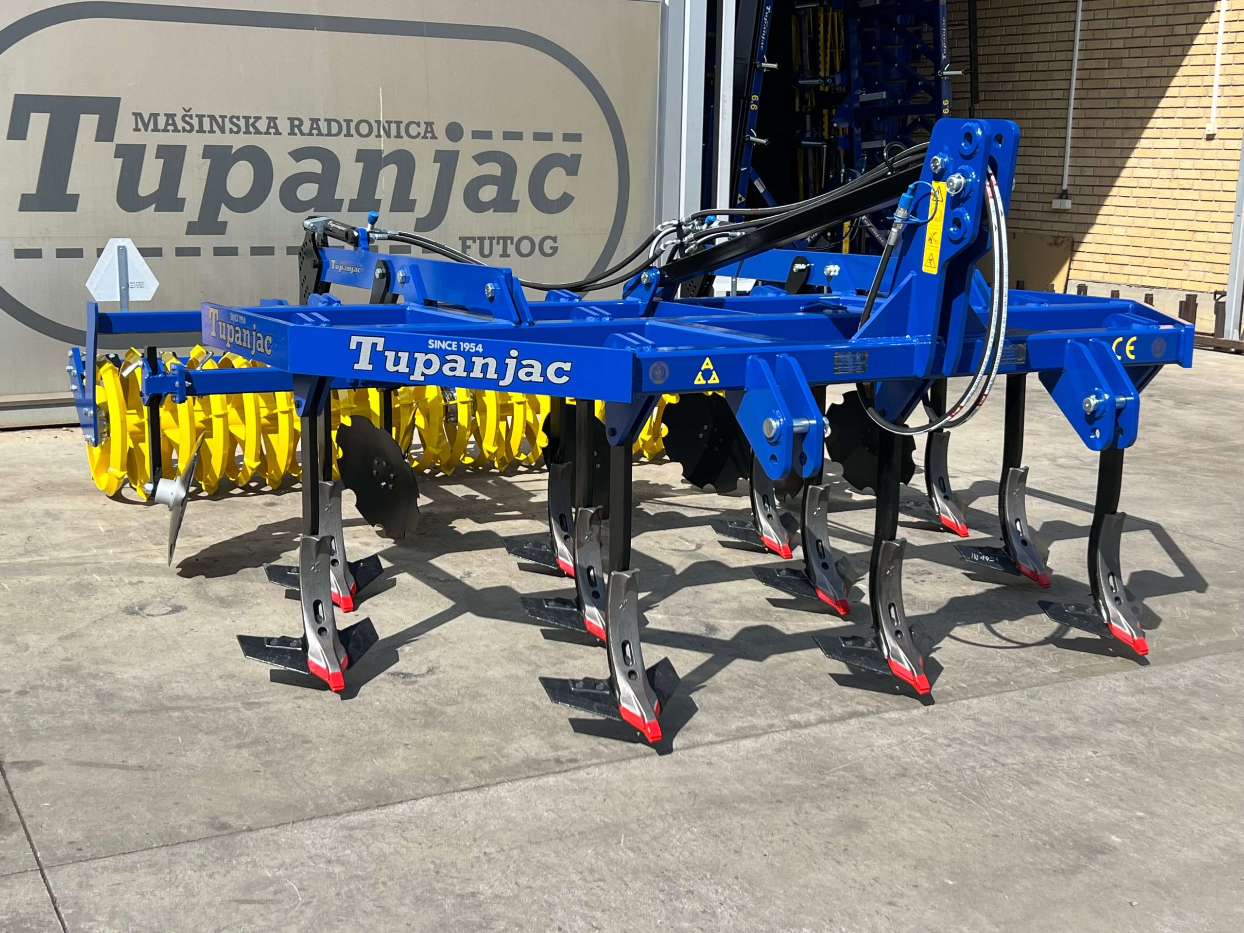 Chisel ploughs