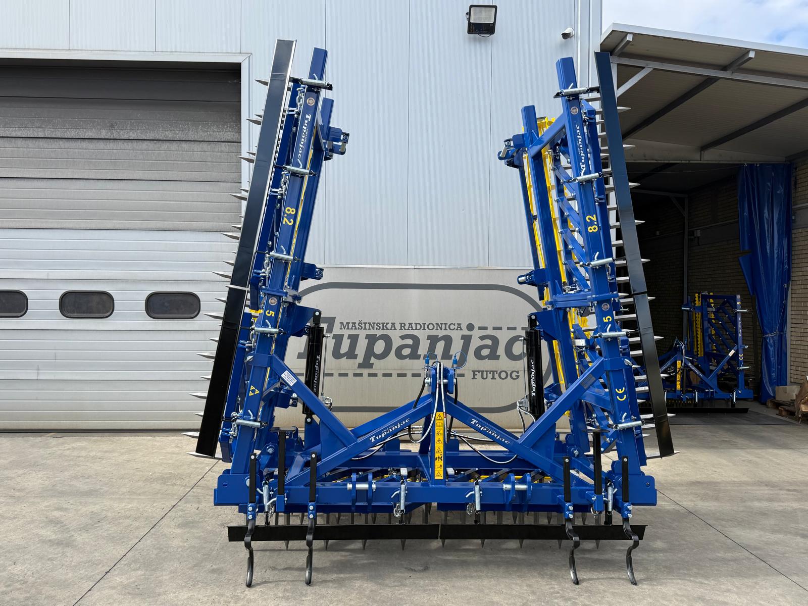 Heavy harrow 8.2 m working width