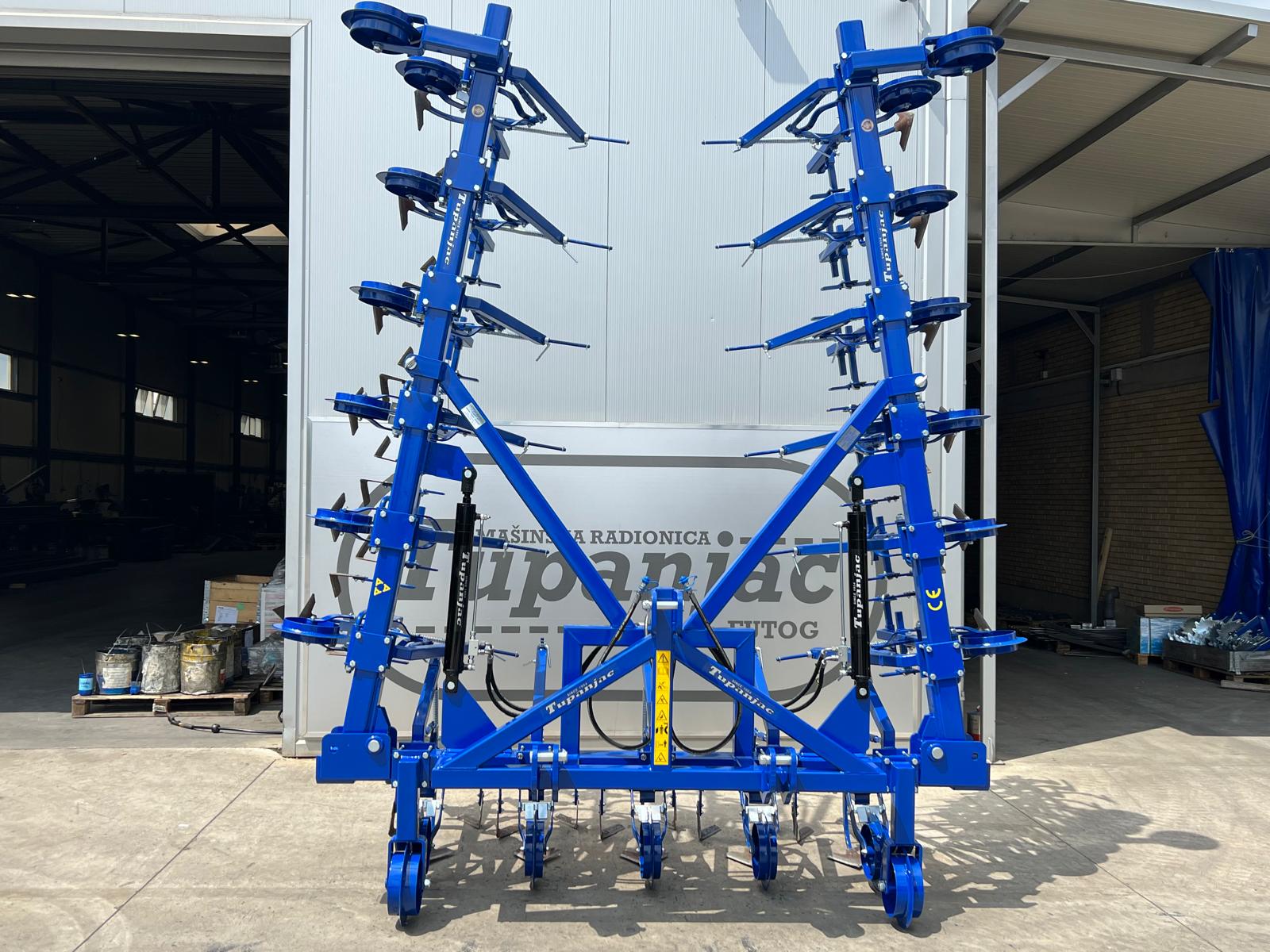 16-row inter-row cultivator at 50 cm
